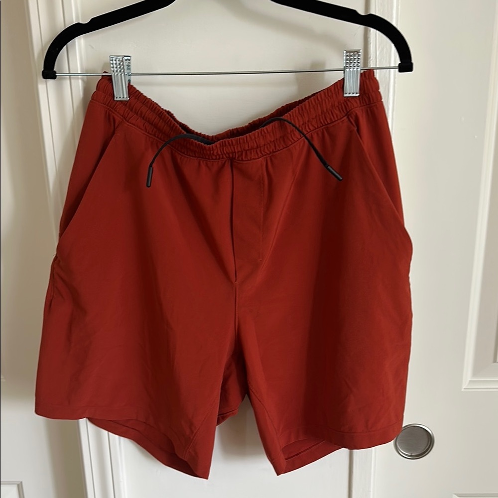 Lululemon Rust Orange Unlined Pacebreaker Men’s Running Short Size medium